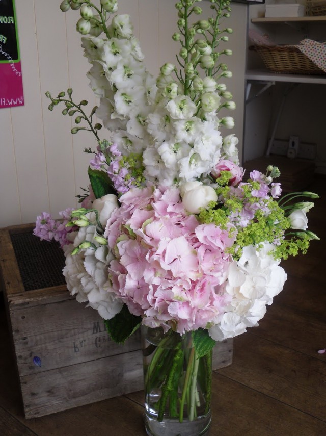 Large Glass Vase Flower Arrangements Large Glass Vase Flower Arrangements