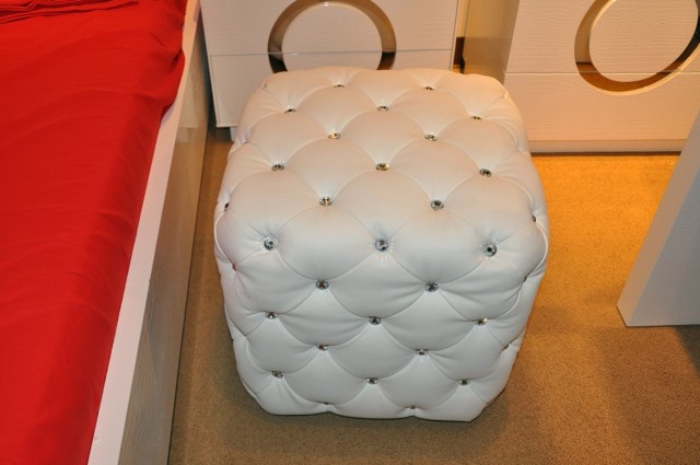 White Leather Tufted Ottoman White Leather Tufted Ottoman