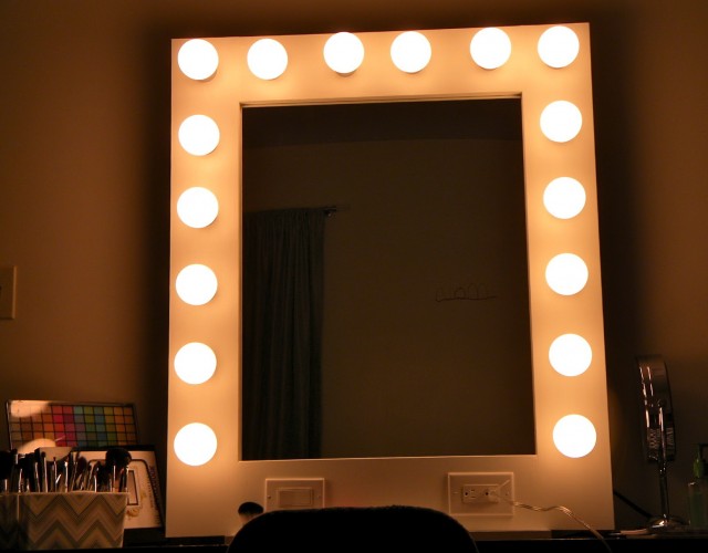 Vanity Mirror With Light Bulbs Around It Vanity Mirror With Light Bulbs Around It