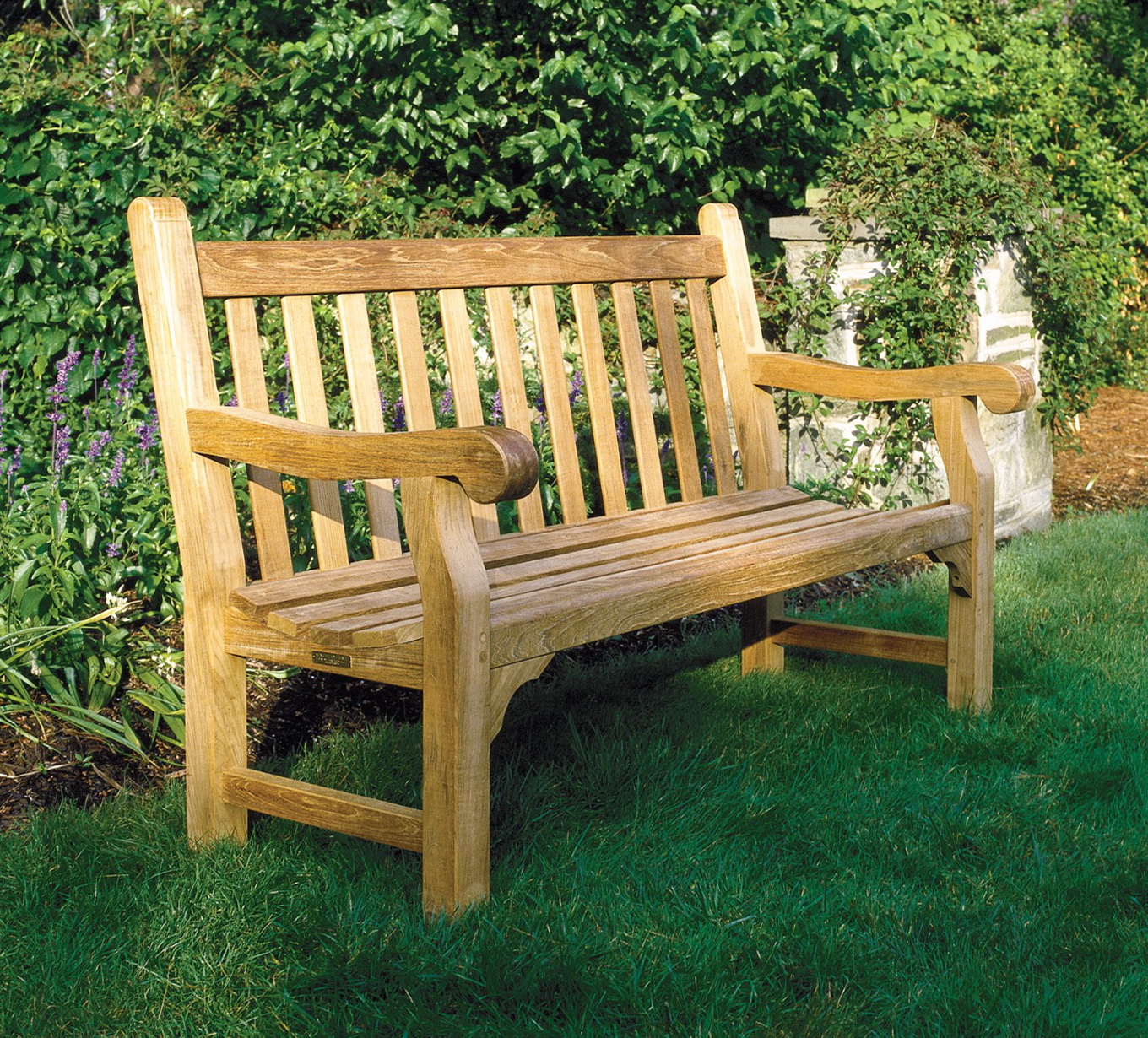 The Benefits Of Teak Furniture Over Other Woods