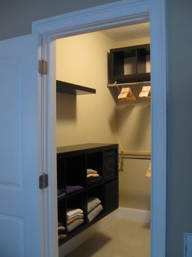 Simple Small Walk In Closet Designs Simple Small Walk In Closet Designs