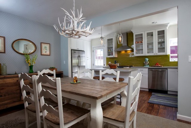 White Lacquer Antler Chandelier White Lacquer Antler Chandelier