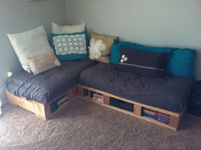 Diy Pallet Couch Cushions Diy Pallet Couch Cushions