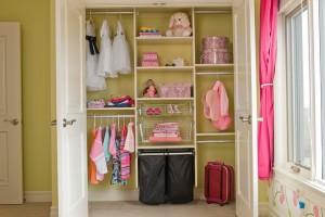 Small Walk In Closets For Girls